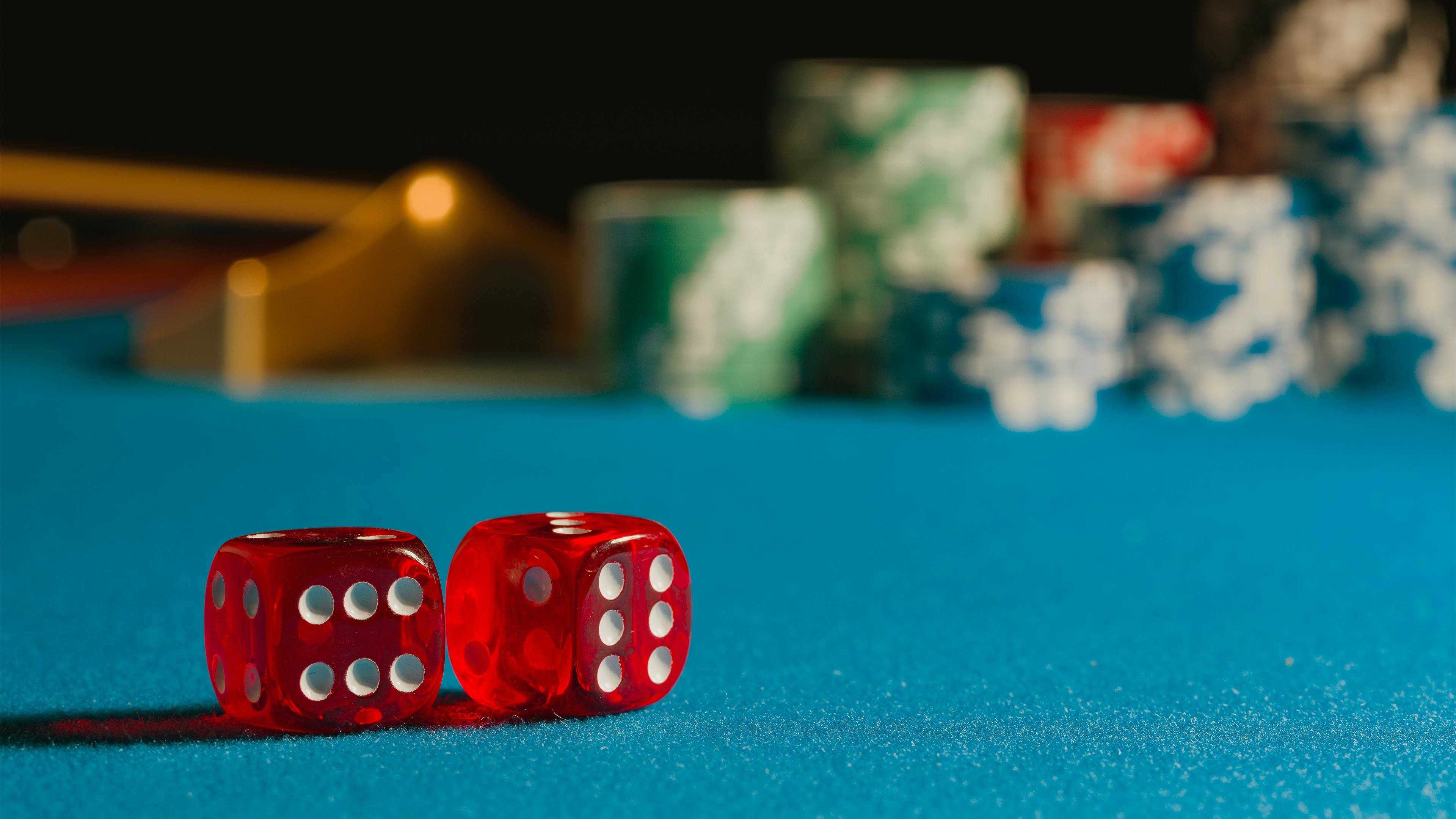 Filipino bettor placing sports bet on phbet16 mobile browser